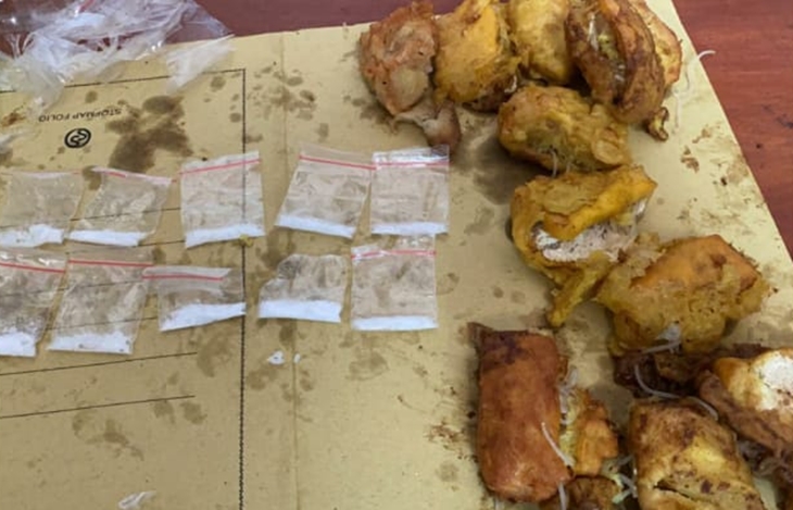 Barang bukti narkoba jenis sabu-sabu yang diselundupkan melalui tahu goreng. (Foto: Humas Kanwilkumham Jatim)