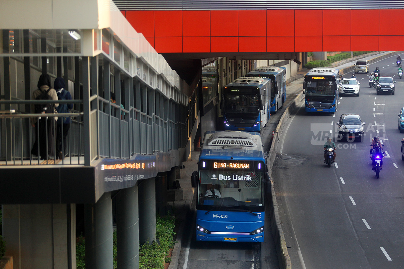 15.065 Kartu Layanan Gratis TransJakarta Dibagikan, Ini Daftar Penerimanya