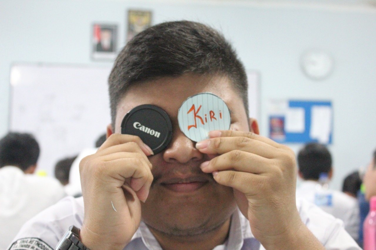 Badut Kelas, Bikin Seisi Kelas Tertawa Sampai Lemas