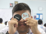 Badut Kelas, Bikin Seisi Kelas Tertawa Sampai Lemas