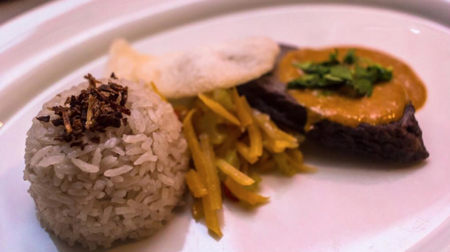 Restoran di Rusia Sajikan Nasi Uduk Hingga Urap   