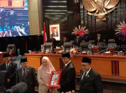 Anies Serahkan Raperda APBD Tahun 2020 ke Pimpinan DPRD DKI