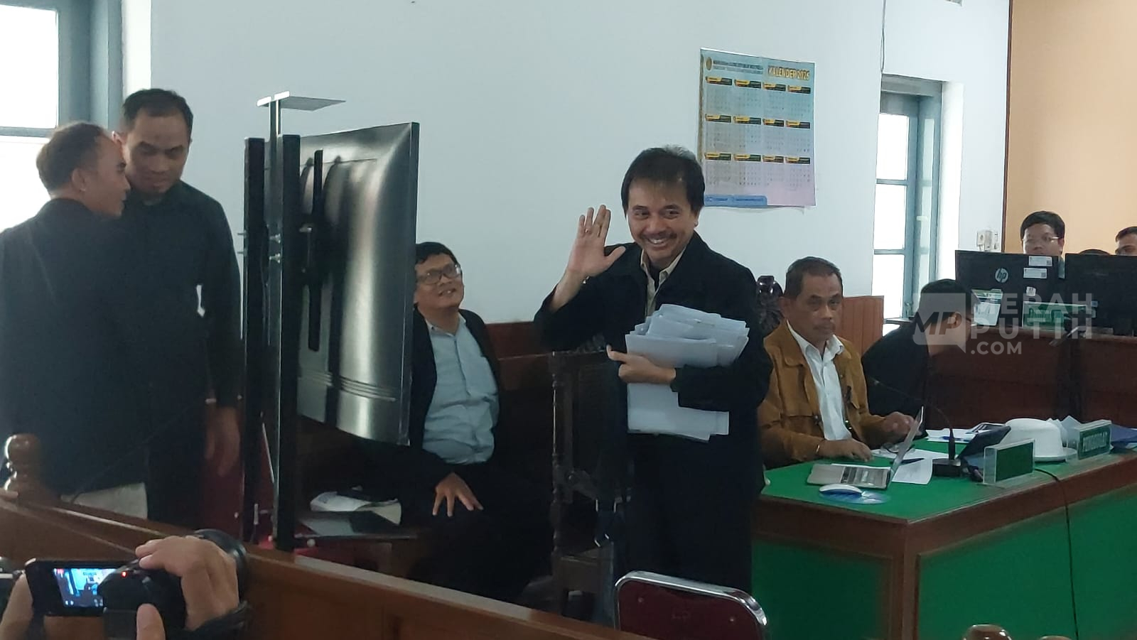 Sidang Ijazah Palsu Jokowi, Roy Suryo dan Rismon Jadi Saksi Ahli Beberkan Fakta Kejanggalan