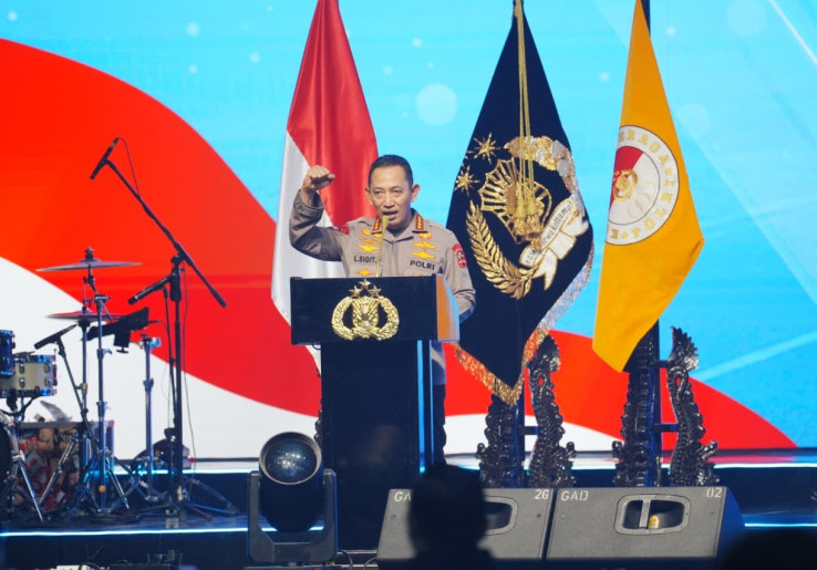Kapolri Naikkan Pangkat Anggota Polisi Peraih Medali SEA Games 2025 Thailand