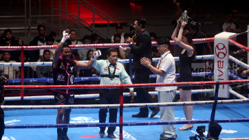 Superstar Knockout Vol 2: James Mokoginta Menang KO Atas Hendy Luiz  