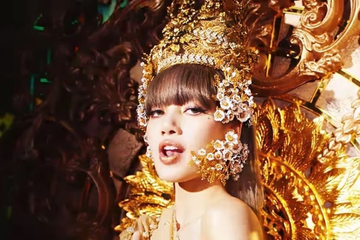 Lisa BLACKPINK Tawarkan Bantuan Pendidikan di Thailand