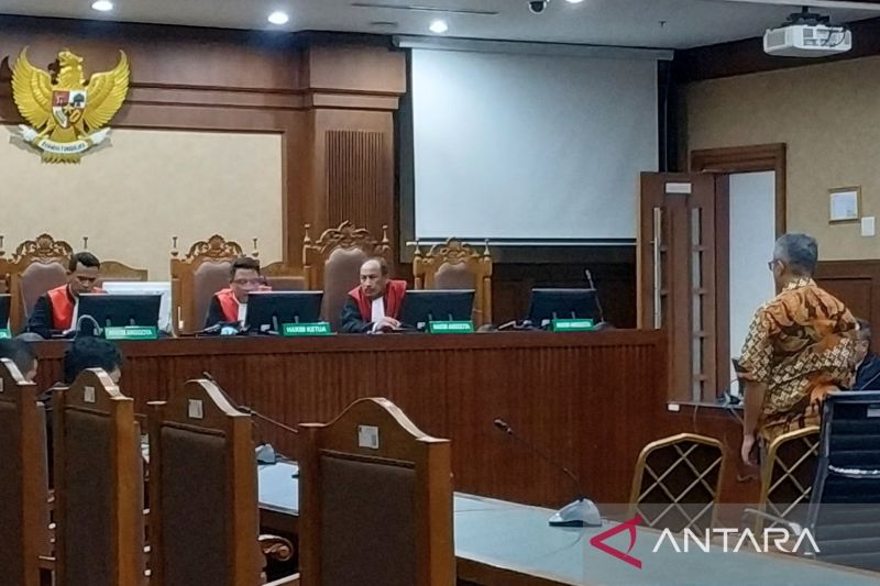 Kurir Uang Rp 240,5 Miliar Hasil Korupsi BTS Divonis 3 Tahun Penjara