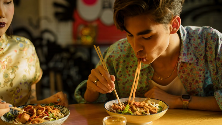 Terapkan 'Mindful Eating' untuk Main Hati Bersama Makanan