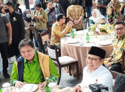 Airlangga Berbatik Hijau saat Bertemu Cak Imin, Sinyal Koalisi?