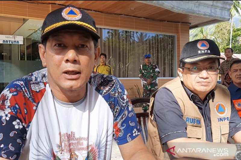 Kepala Badan Nasional Penanggulangan Bencana (BNPB), Doni Monardo saat diwawancara ANTARA di Natuna Hotel, Ranai Darat, Natuna, Sabtu (1/1) pagi. (ANTARA/ Cherman)
