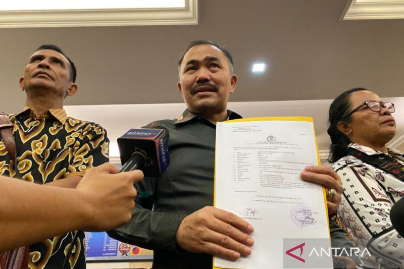 Orangtua Brigadir J Laporkan Ferdy Sambo cs ke Polres Jaksel