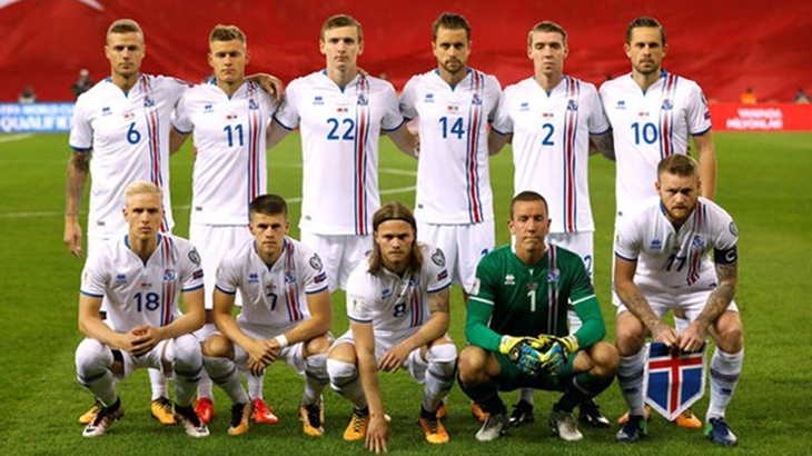 Pendukung Islandia Mengabadikan Semangat Viking Lewat 'Merchandise' 
