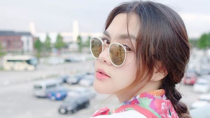 Wajah Oriental Bikin Vicky Shu Kebanjiran Job Imlek