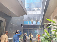 Detik-Detik ASN Kemendagri Terobos Api di Tangga Darurat Kantor Demi Nyawa
