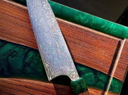 Chef Arnold Lelang Pisau Kesayangannya