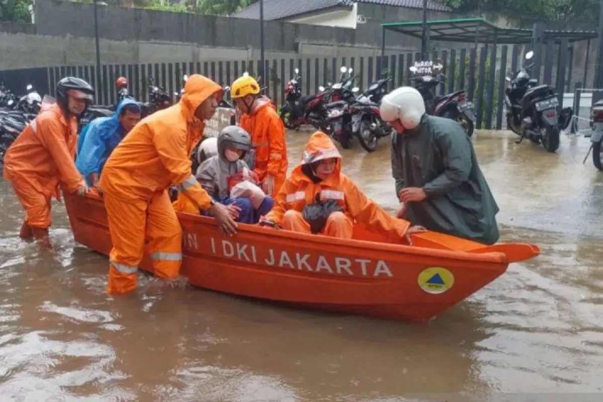 Banjir Jakarta Berangsur Surut, Tersisa 5 RT dan 1 Ruas Jalan Tergenang