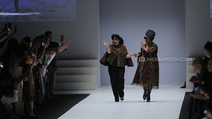 Anne Avantie Gandeng Susi Pudjiastuti di Jakarta Fashion Week