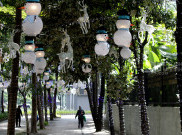 Meriahkan Natal 2025 Ornamen Tematik Hiasi Trotoar Sudirman Jakarta