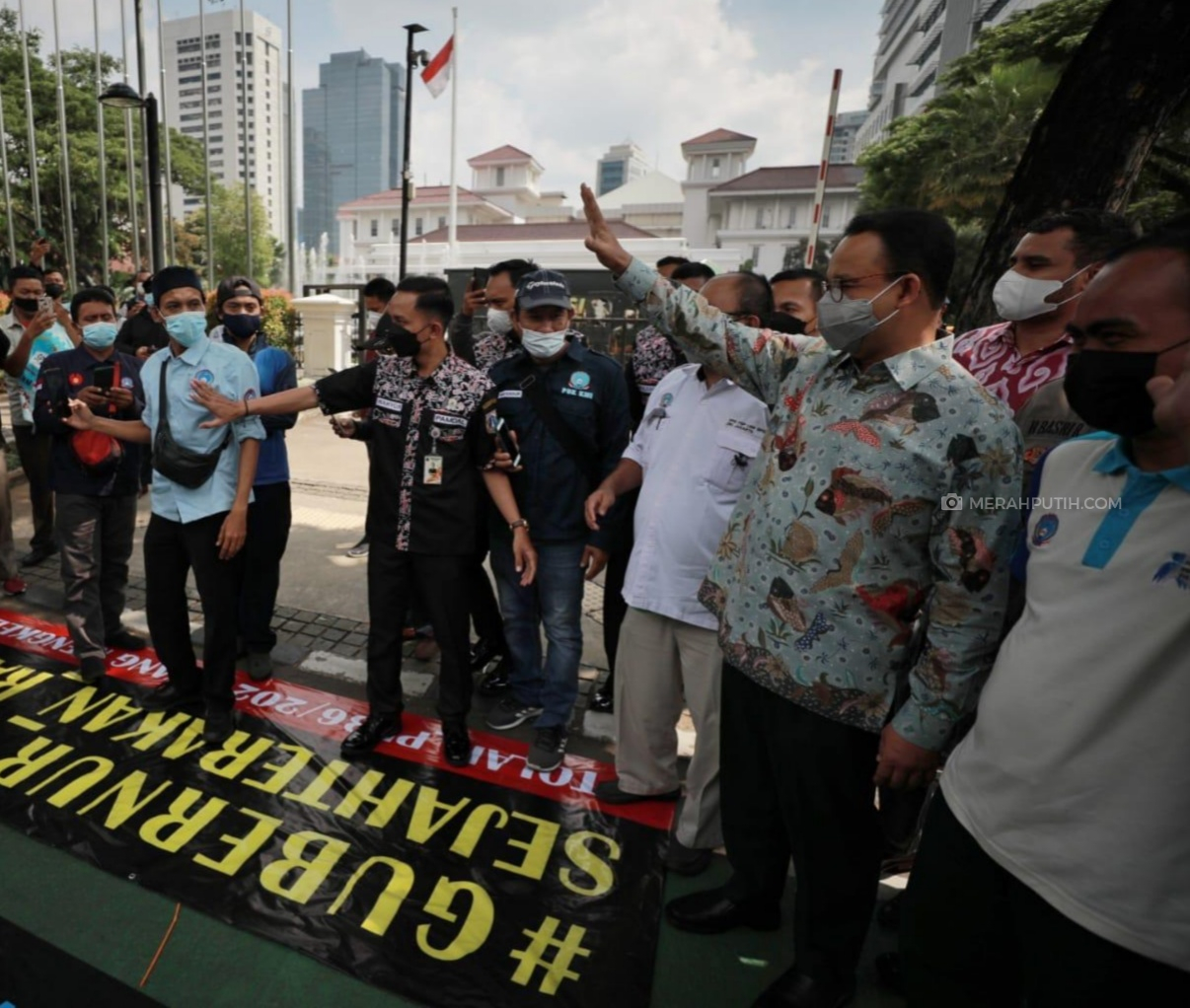 Bertemu Buruh, Anies Diteriaki 'Hidup Presiden Indonesia'