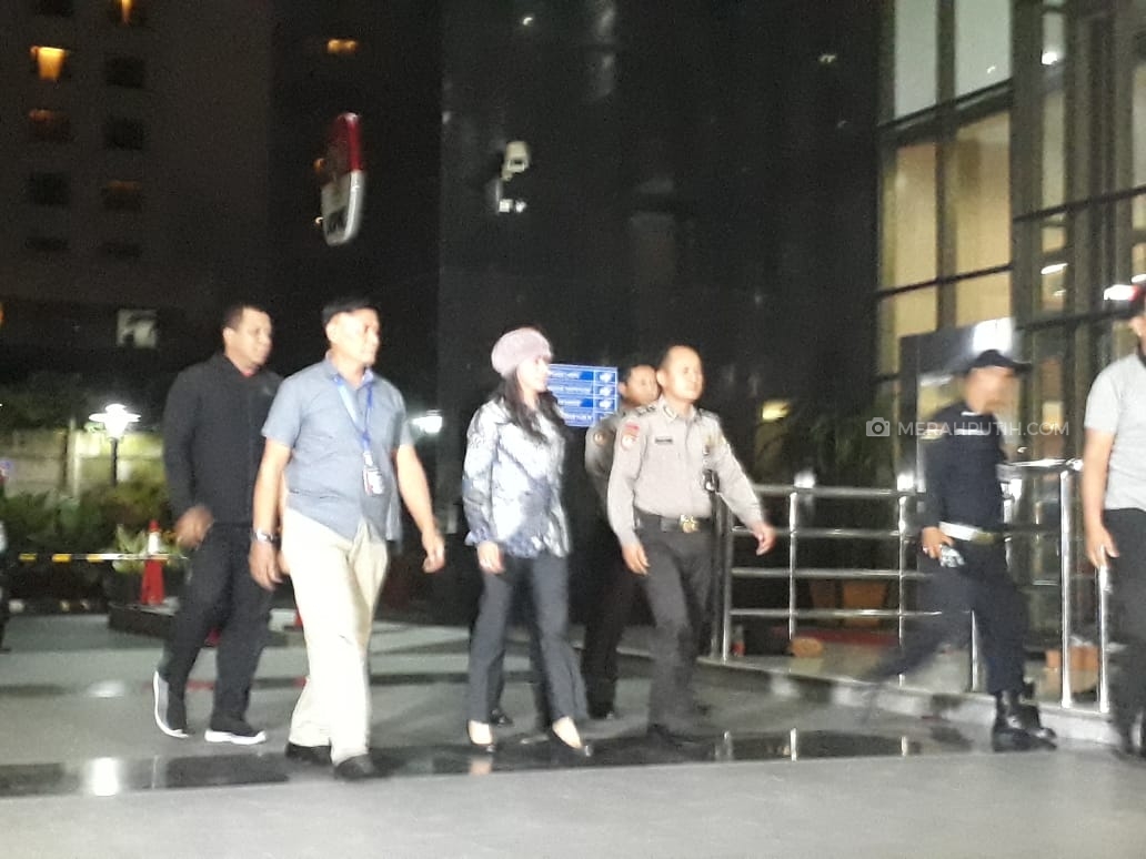 Tiba di Gedung KPK, Bupati Talaud Bantah Terima Suap