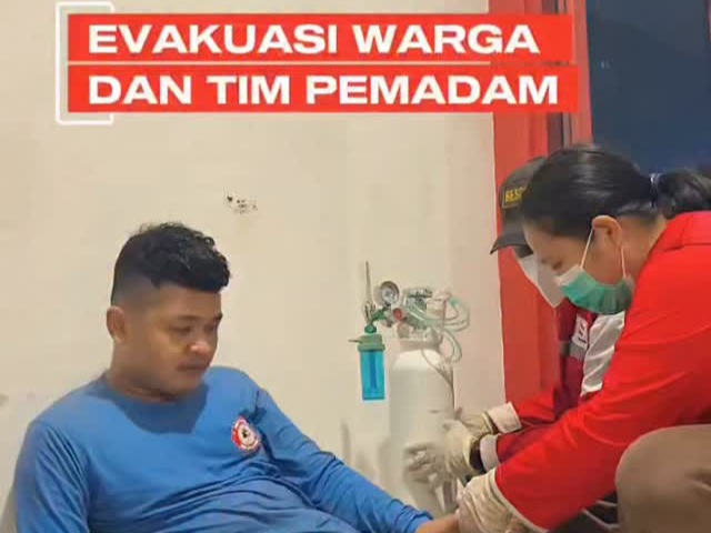 Berpacu Waktu, PMI Kalimantan Barat Pontang-Panting Evakuasi Warga yang Sesak Napas karena Karhutla