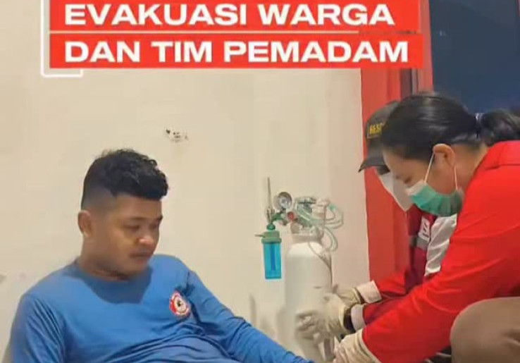 Berpacu Waktu, PMI Kalimantan Barat Pontang-Panting Evakuasi Warga yang Sesak Napas karena Karhutla