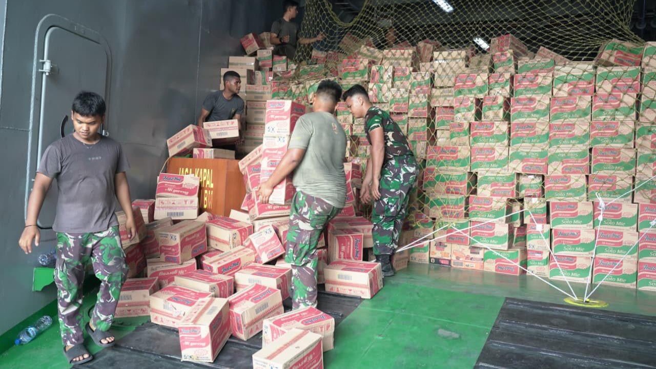 Perintah Presiden, TNI AD Tambah Bantuan Logistik untuk Wilayah Terdampak Bencana