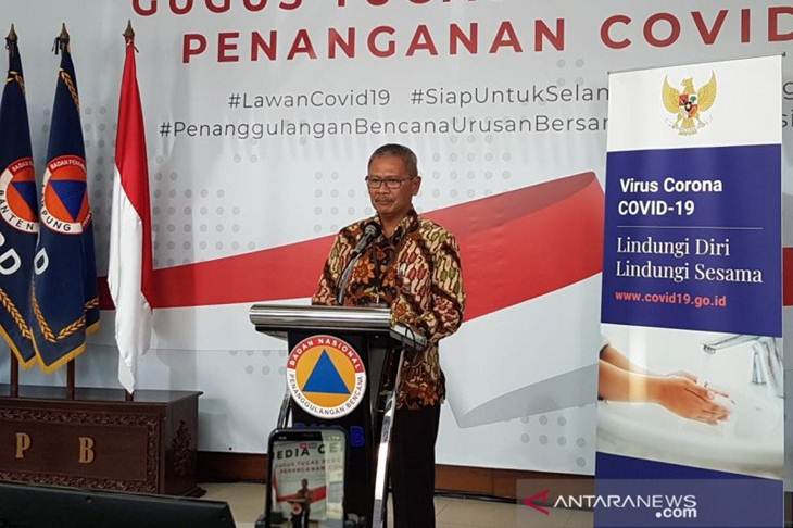 Juru Bicara Pemerintah untuk Penanganan COVID-19 Achmad Yurianto saat konferensi pers Gugus Tugas Percepatan Penanganan COVID-19 di Graha BNPB, Jakarta, Jumat (27/3/2020).(ANTARA)