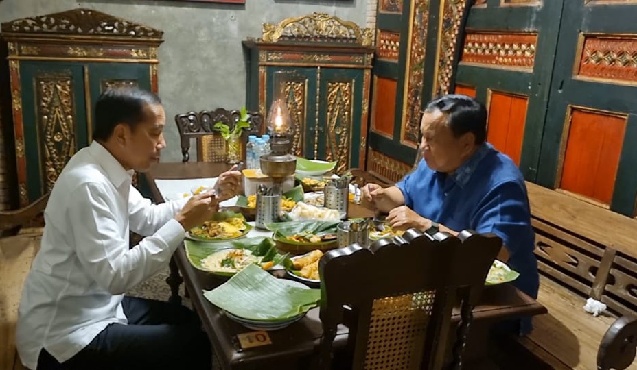 Pertemuan 4 Mata Prabowo-Jokowi di Angkringan Solo