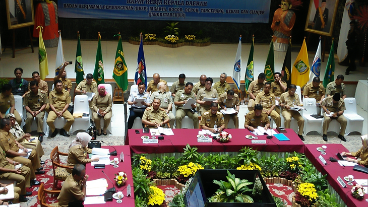 Anies Baswedan memimpin rapat BKSP Jabodetabekjur di Balai Kota DKI. (MP/Asropih)