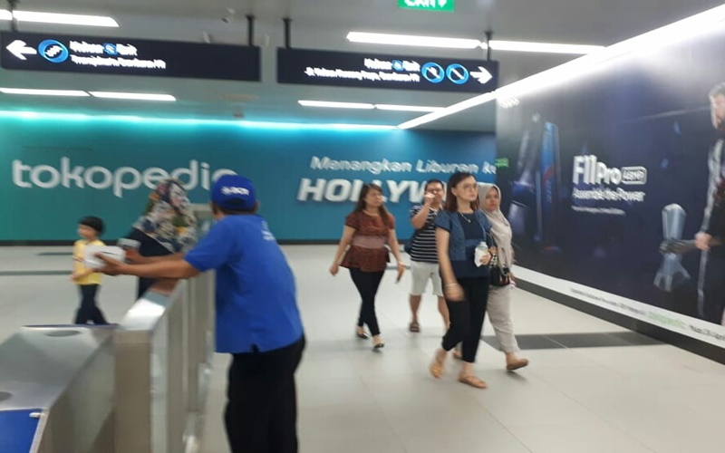 Penumpang MRT Jakarta berharap tarif MRT tidak terlalu mahal