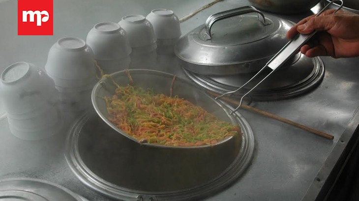 Unik, Mie Pelangi 88 Suguhkan Warna-warni