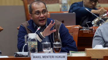 Raker Wamenkum Edward Omar Sharif dengan Komisi III DPR bahas RUU Penyesuaian Pidana