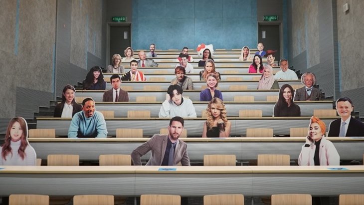 Papan Karton Selebritas, Cara Unik Universitas Sunway Malaysia Terapkan ‘Social Distancing’