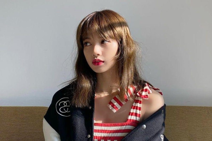 700 Ribu Pre-Order untuk Album Solo Lisa ‘BLACKPINK’
