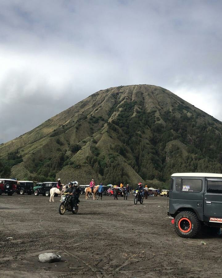 Wisata di Gunung Bromo (Sumber: Instagram/shintanaddaaaaa)
