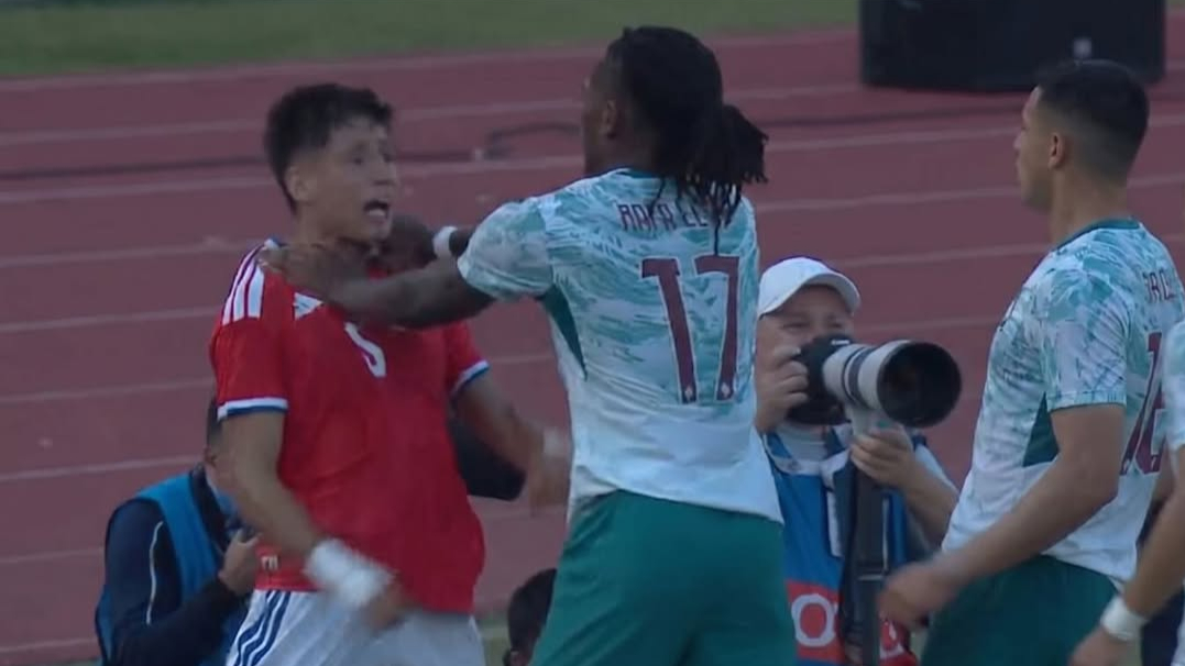 Rafael Leao Kena Kartu Merah usai Pukul Pemain Chile, Bakal Skorsing di Piala Dunia 2026?