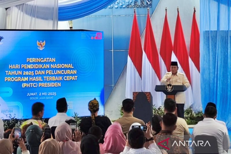 Prabowo Ucapkan Terima Kasih Pada Guru Saat Hardiknas, Janji Segera Perbaiki Ribuan Sekolah