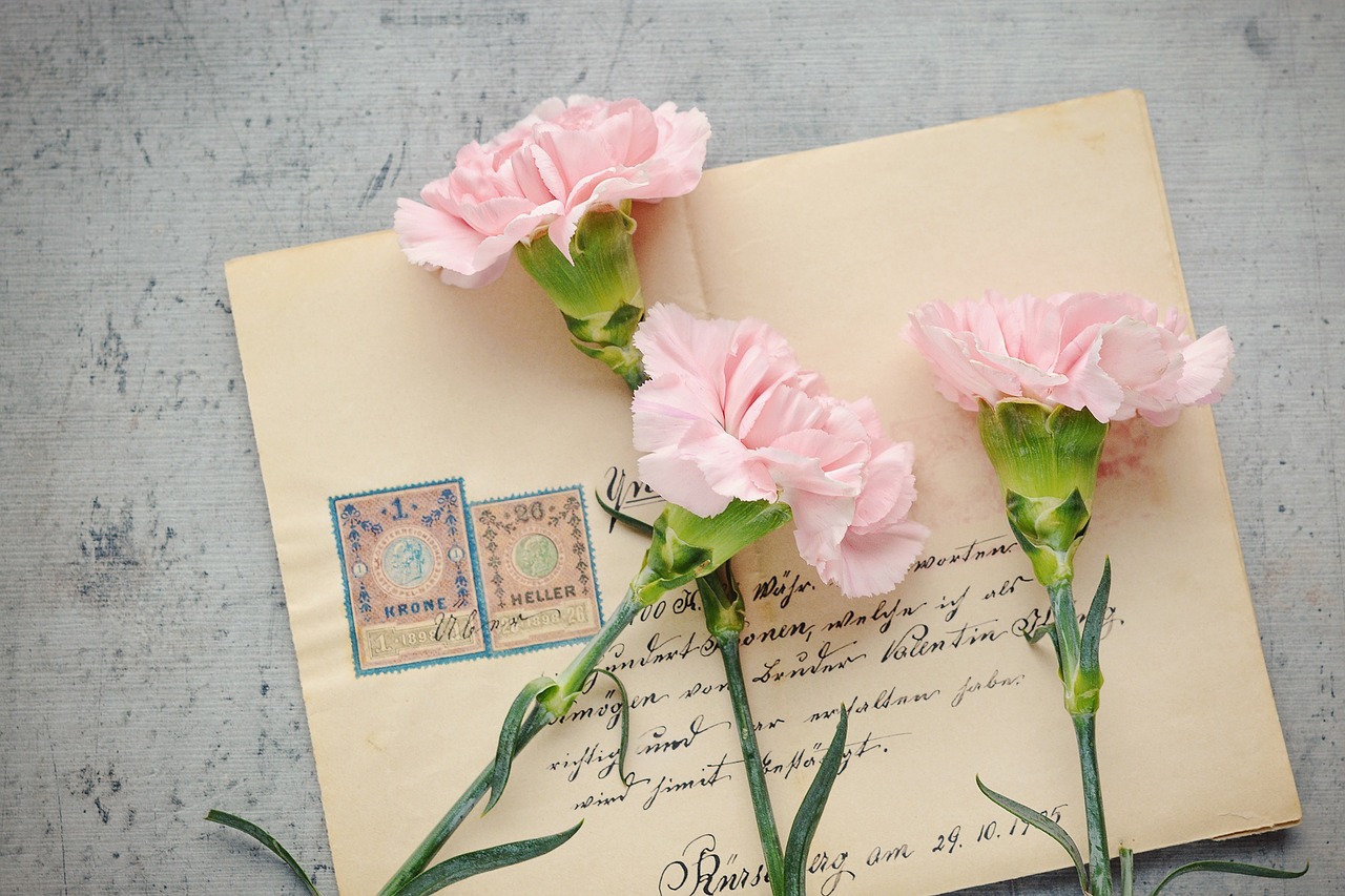 Membuat surat (Sumber: Pixabay/Pezibear)