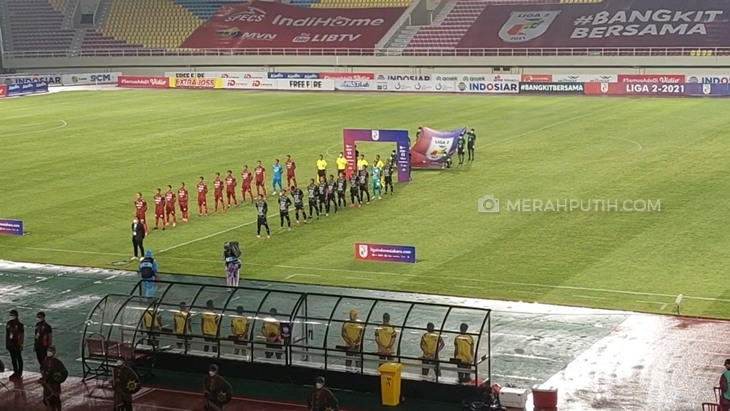Laga pembuka Liga 2 antara Persis Solo Vs AHHA PS Pati di Stadion Manahan, Minggu (26/9). (MP/Ismail)