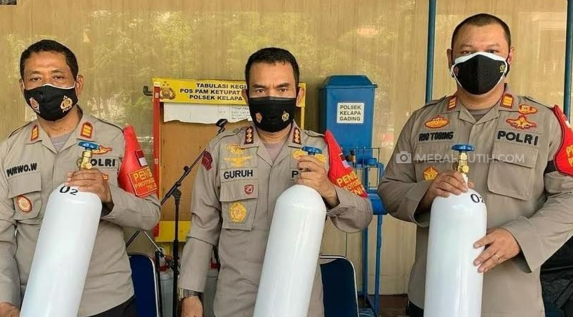  Polsek Kelapa Gading Pinjamkan Tabung Oksigen Gratis Bagi Pasien COVID-19