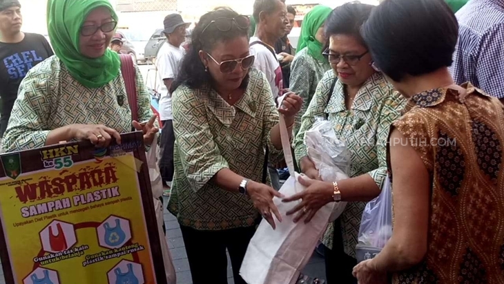 IIDI Kampanyekan Antiplastik di Pasar-Pasar Tradisional