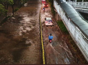 Banjir Lumpuhkan TransJakarta, 4 Halte di Jakarta Barat Tutup!