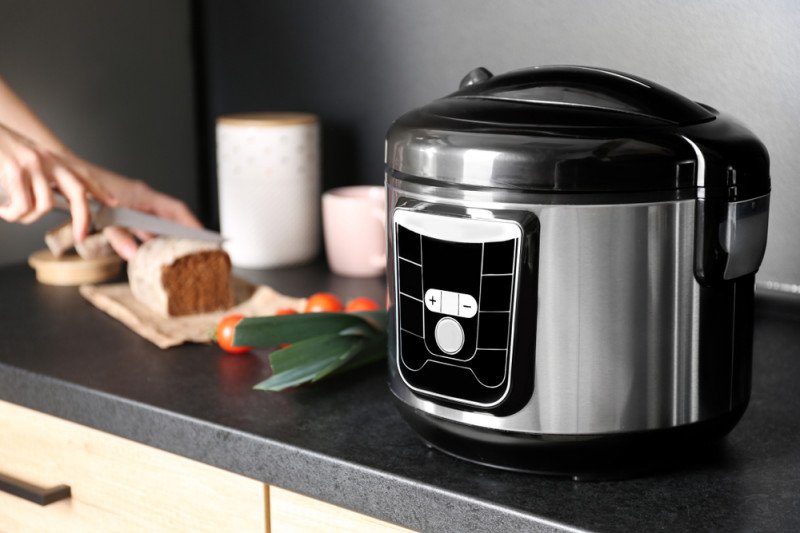 Memasak menggunakan rice cooker ternyata mudah (Foto: Shutterstock)