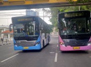 TransJakarta Operasikan Lagi Bus Pink Wanita