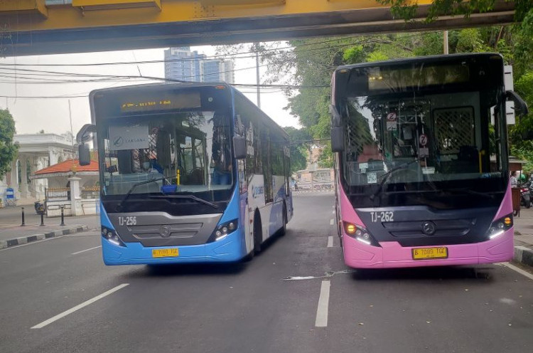 TransJakarta Operasikan Lagi Bus Pink Wanita