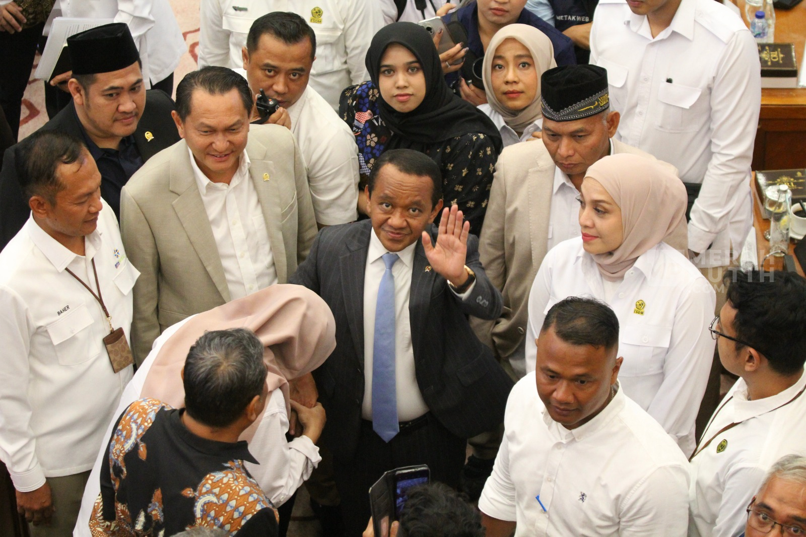 Raker Menteri ESDM Bahlil Lahadalia dengan Komisi XII DPR Bahas Program Kompor Listrik