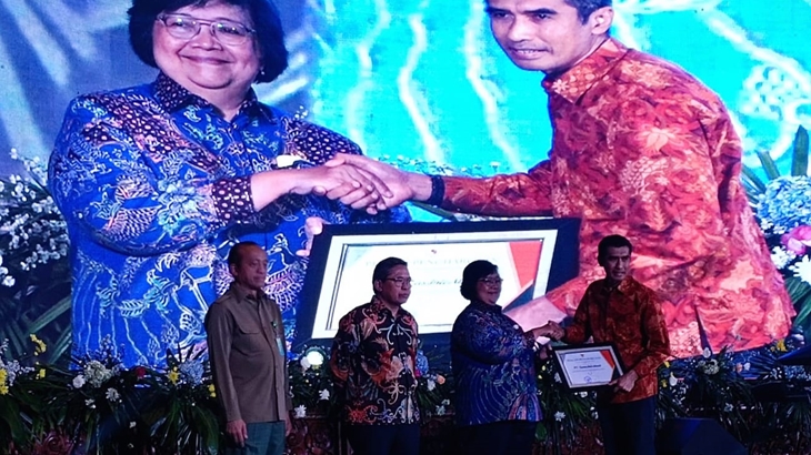 PT Tunas Inti Abadi Terima Penghargaan Rehabilitasi dan Reklamasi Terbaik