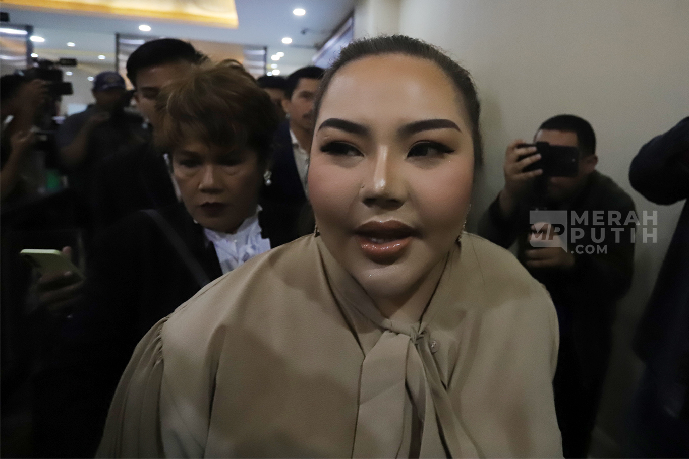 Tutup Pintu Damai, Ridwan Kamil Beralasan Biar Lisa Mariana Jera