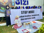 Emak-Emak Demo, Piknik di Kantor BGN Minta MBG Disetop